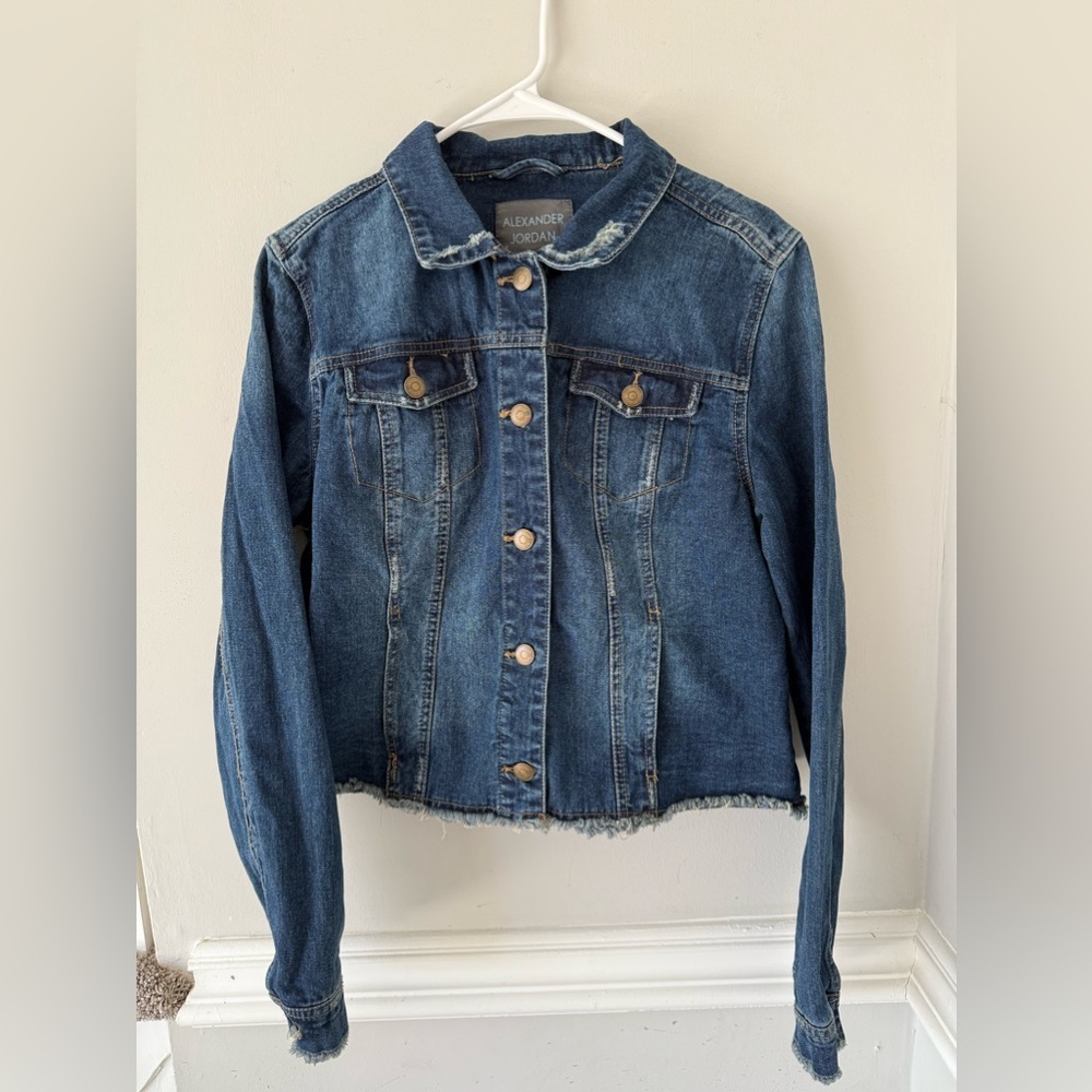 Alexander‎ Jordan distressed women’s jean jacket